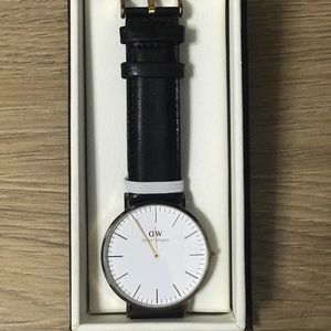 Daniele Wellington Men’s watch.